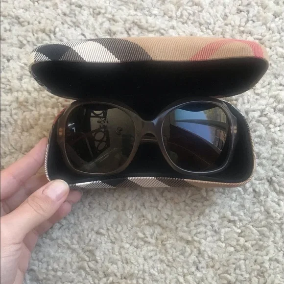 Womens Burberry Sunglasses B 4058-M 3166/13 Signature Plaid $_57.PNG?set_id=880000500F main image 4